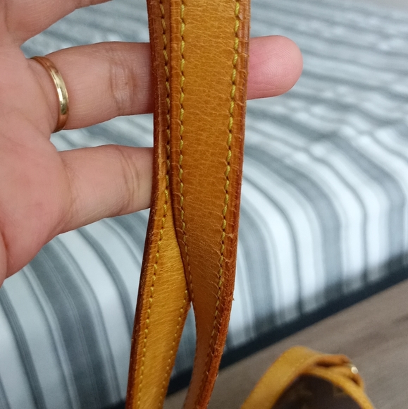 Authentic Vintage  Lv Sologne - Picture 8 of 16